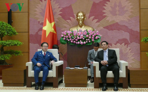 Trưởng ban Tổ chức Trung ương Phạm Minh Chính tiếp Bộ trưởng Bộ Kinh tế thương mại và công nghiệp Nhật Bản Seko Hiroshige. Trưởng ban Tổ chức Trung ương Phạm Minh Chính tiếp Bộ trưởng Bộ Kinh tế thương mại và công nghiệp Nhật Bản Seko Hiroshige.