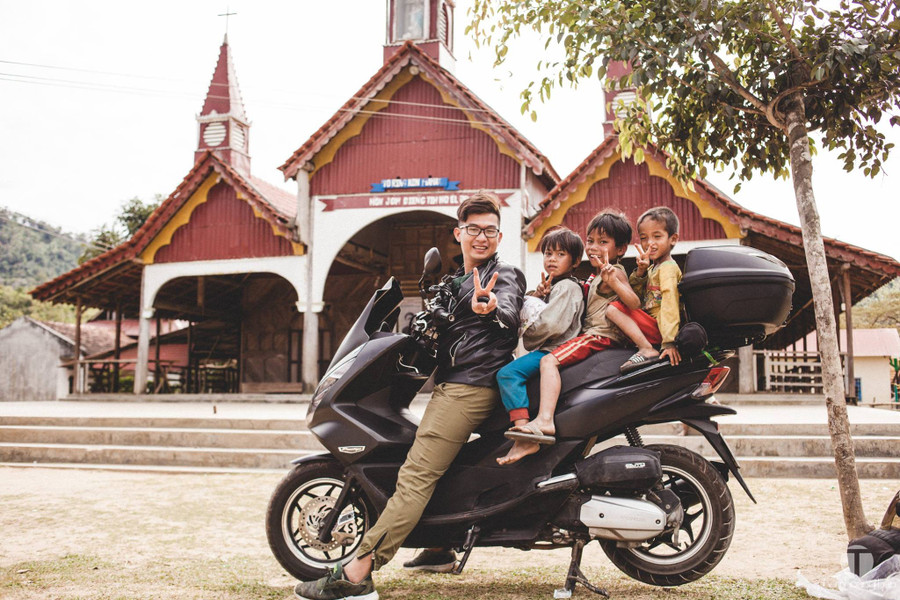 Và cùng chụp một kiểu ảnh kỷ niệm nữa! - Ảnh: P.H.T