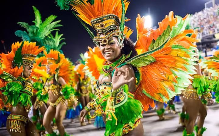 Rio Carnival – Brazil. Lễ hội Rio Carnival là một lễ hội được tổ chức hàng năm tại Rio de Janeiro nổi tiếng với những điệu nhảy samba và những bộ trang phục đầy sáng tạo. 