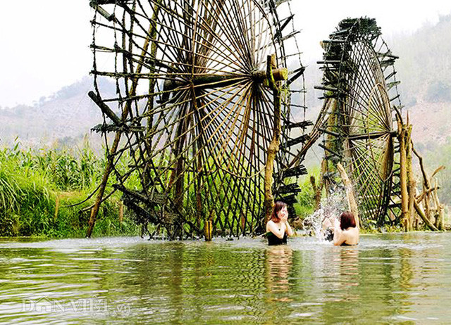 Hiện nay, để tìm được những dòng suối có sơn nữ tắm tiên quả là một điều cực kỳ hiếm hoi. Hiện nay, để tìm được những dòng suối có sơn nữ tắm tiên quả là một điều cực kỳ hiếm hoi.