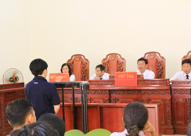 Phiên tòa xét xử bị cáo Mai.