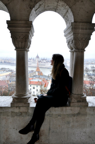 Giá cả: Du lịch một mình có thể sẽ đắt đỏ hơn một chút bởi bạn không có ai để cùng chia sẻ giá phòng hoặc giá taxi. Giá cả: Du lịch một mình có thể sẽ đắt đỏ hơn một chút bởi bạn không có ai để cùng chia sẻ giá phòng hoặc giá taxi.