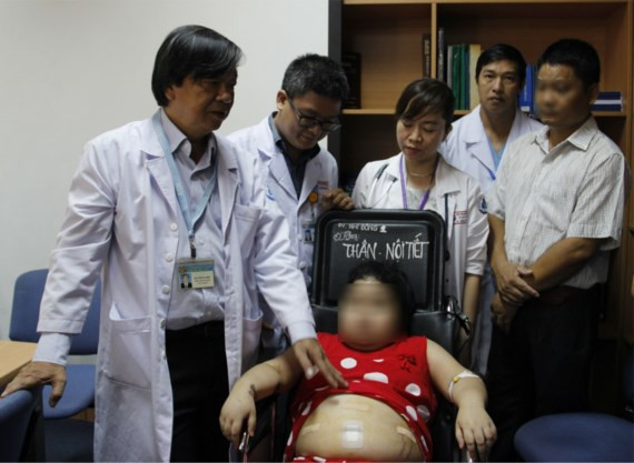 Các bác sĩ đang tư vấn về hội chứng Cushing. Các bác sĩ đang tư vấn về hội chứng Cushing.