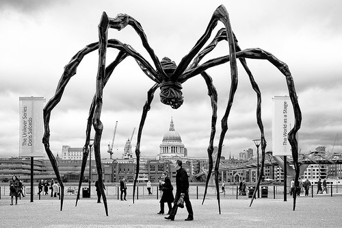 Tác phẩm bức tượng con nhện ở Tate Modern, London, Anh. Ảnh: Louise Bourgeois
