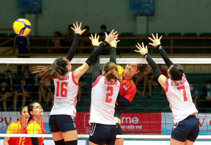 Truyền hình Vĩnh Long hy vọng sẽ giành quyền trụ hạng Ảnh: ĐÔNG LINH