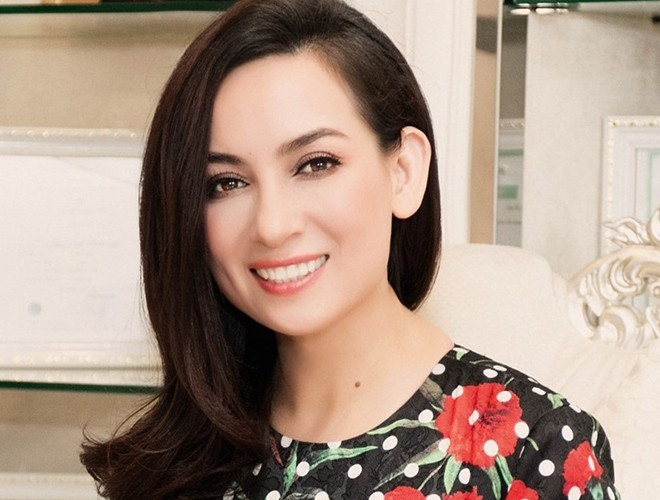 Một thời gian hoạt động, nhờ chất giọng thiên bẩm, cô trở thành 