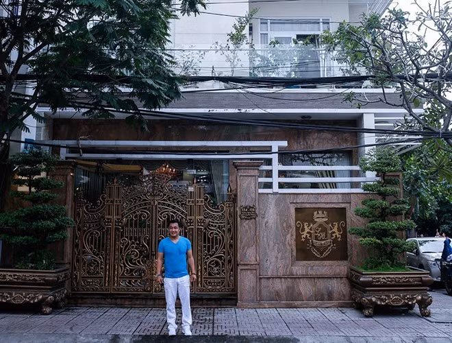 Ngôi biệt thự của gia đình nam tài tử có phong cách pha trộn giữ hiện đại và cổ điển.Ảnh: NSCC.
