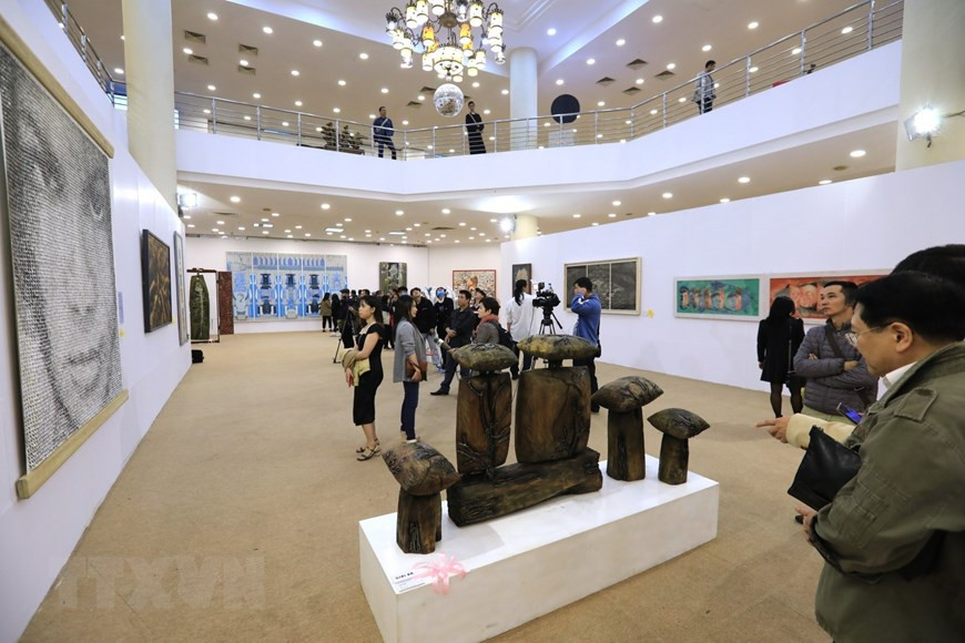 Một tác phẩm trưng bày tại triển lãm. (Ảnh: Thành Đạt/TTXVN) Một tác phẩm trưng bày tại triển lãm. (Ảnh: Thành Đạt/TTXVN)