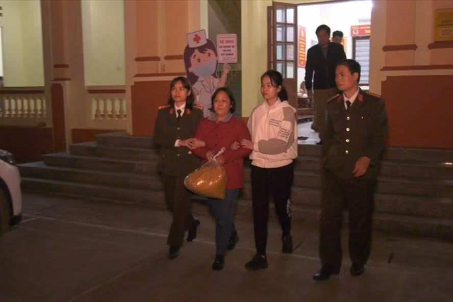 Công an bắt giữ đối tượng mua bán hơn 1.000 tỉ tiền hóa đơn GTGT. Ảnh: Công an Lào Cai.