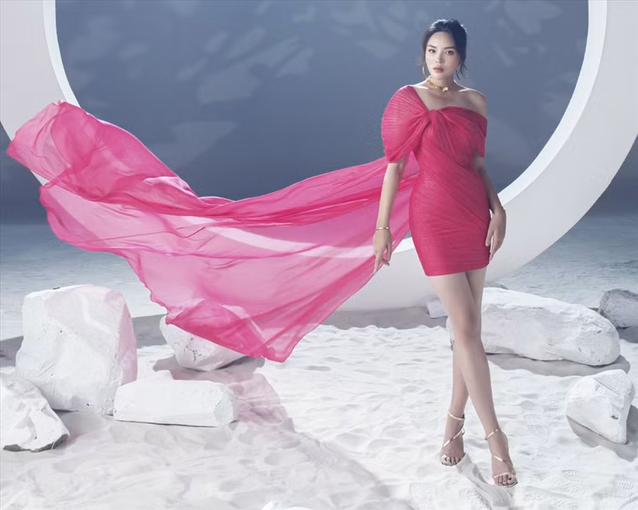 Có thể nói trong vài năm qua, Kỳ Duyên là một trong những nàng hậu hoạt động sôi nổi kể cả ở lĩnh vực gameshow lẫn thời trang.