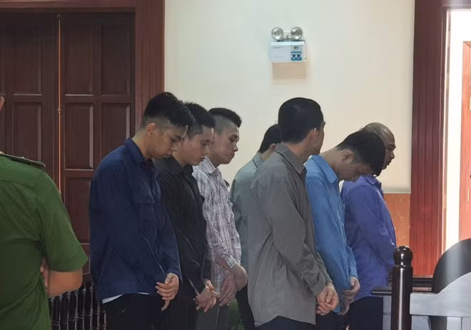 Các bị cáo nghe tòa phúc thẩm tuyên án ẢNH: SONG MAI