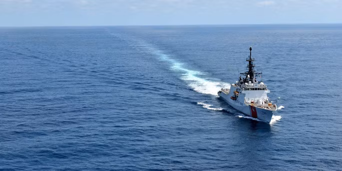  Một tàu tuần duyên Mỹ tuần tra chống ma túy ở phía Đông Thái Bình Dương. Ảnh: Tuần duyên Mỹ