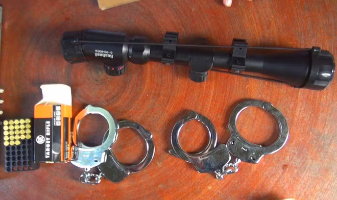  Tang vật thu giữ tại nhà Cường 'Gấu'.