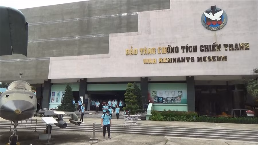 Ngành du lịch TPHCM xem công tác phòng chống dịch là nhiệm vụ trọng tâm. Ảnh: Huân Cao