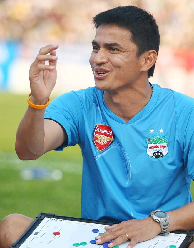 Huấn luyện viên Kiatisak được kỳ vọng giúp Hoàng Anh Gia Lai bản lĩnh hơn. Ảnh: Anh Tiến