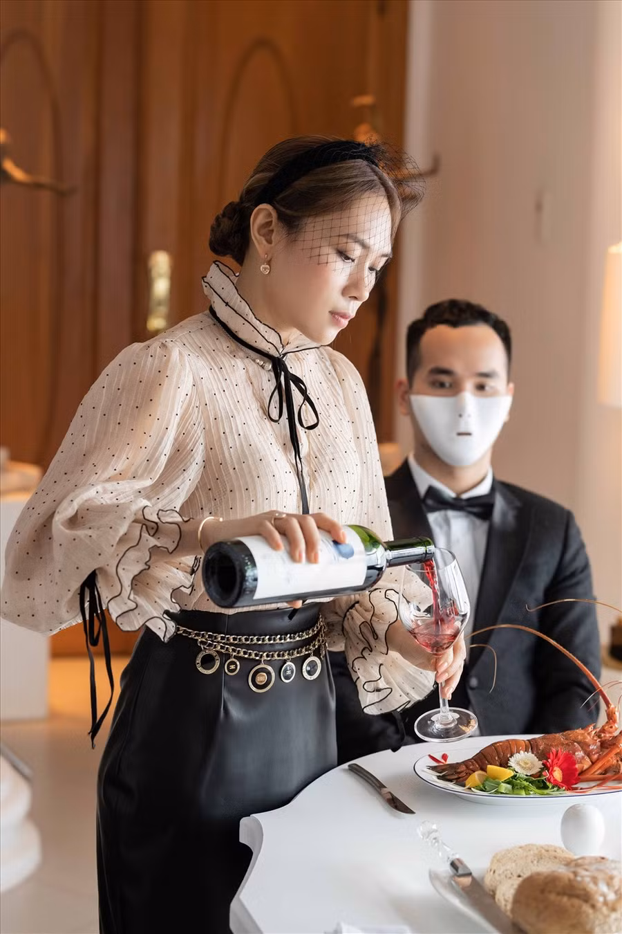 Mỹ Tâm là một trong những ca sĩ hoạt động nổi bật trong năm qua. Người đẹp góp phần hỗ trợ miền Trung chống lũ lụt, tung các MV mới. Ảnh: NSCC.