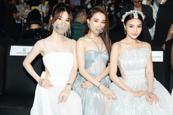 Người đẹp tự tin đọ dáng cùng Diễm My, Nhã Phương tại sự kiện ẢNH: HẢI NGUYỄN