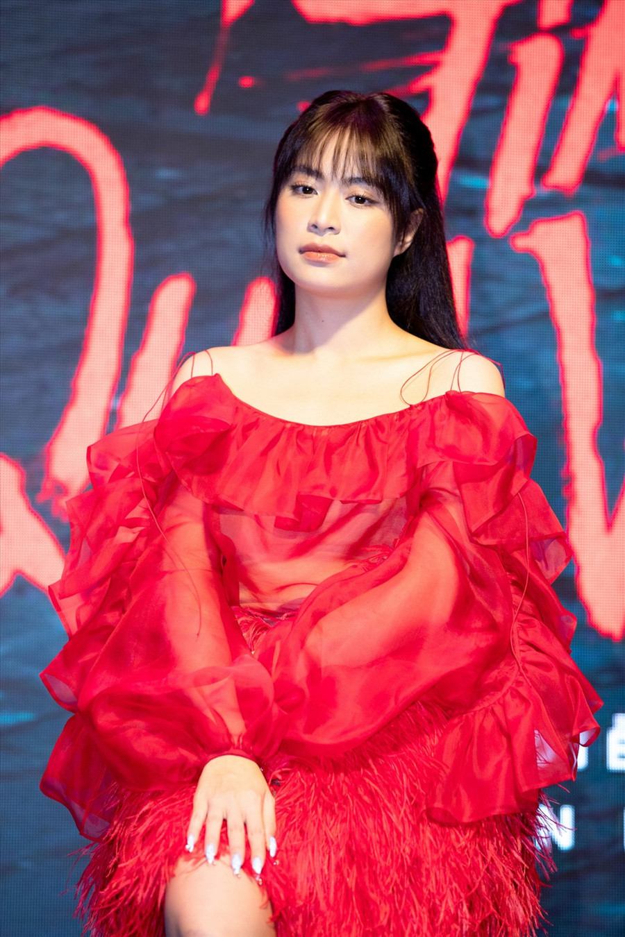 Hoàng Thùy Linh trong họp báo Trái tim quái vật. Ảnh: NSCC.