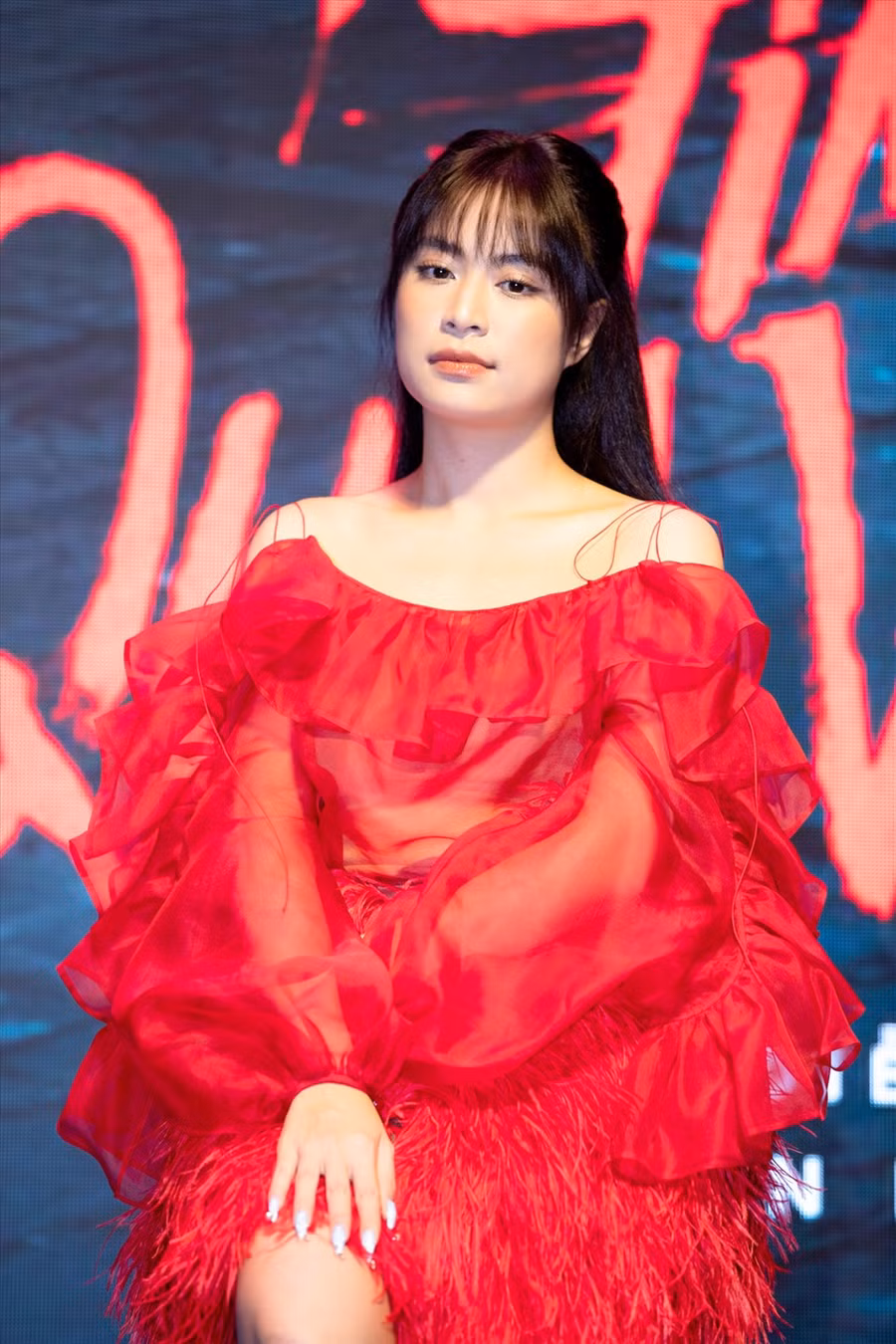 Hoàng Thùy Linh trong họp báo Trái tim quái vật. Ảnh: NSCC.