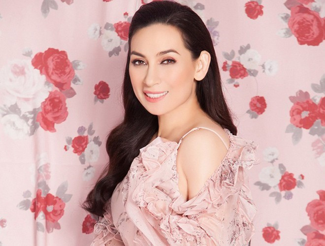 Sau đó, nữ ca sĩ sang Mỹ định cư. Cô bắt đầu làm đủ mọi nghề để kiếm sống. Bên cạnh đó, Phi Nhung vẫn ấp ủ một ngày được đứng trên sân khấu. Ảnh: NSCC.