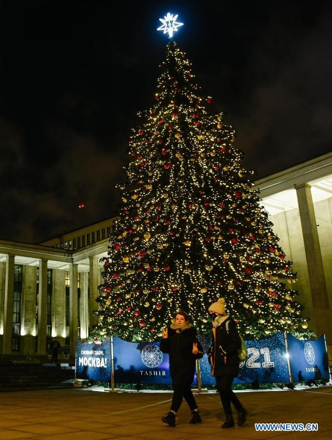 Chuẩn bị đón Giáng sinh ở Mátxcơva, Nga. Ảnh: Xinhua