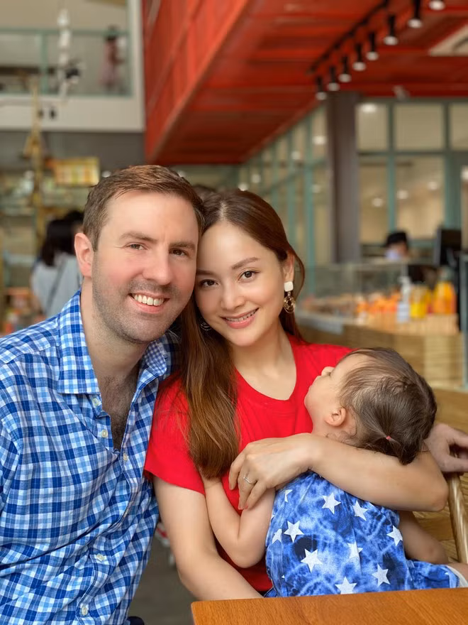 Nữ diễn viên khiến nhiều người ngưỡng mộ bởi cuộc sống hôn nhân hạnh phúc bên ông xã ngoại quốc ẢNH: FBNV