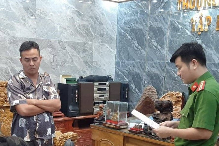 Bắt tạm giam đối tượng Phan Đình Tín. Ảnh: Công an Bắt tạm giam đối tượng Phan Đình Tín. Ảnh: Công an