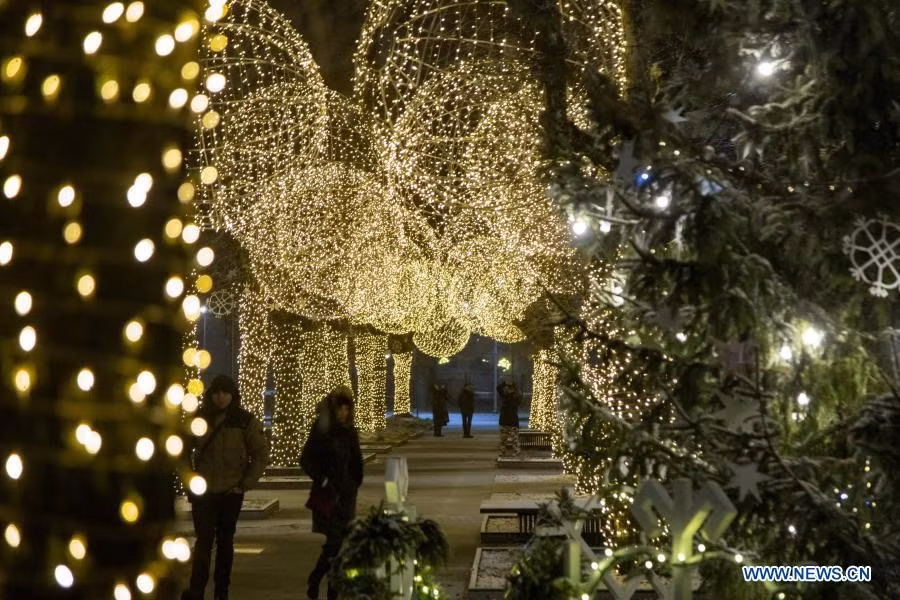  Không khí Giáng sinh ở Ogre, Latvia. Ảnh: Xinhua