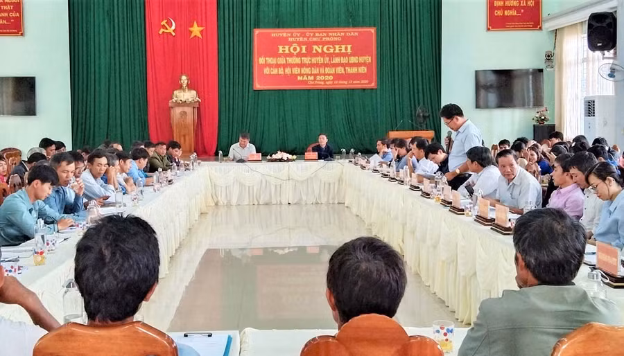  Quang cảnh buổi đối thoại. Ảnh: Đinh Yến