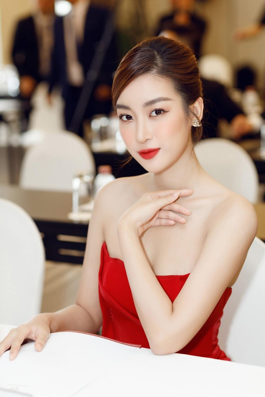 Người đẹp ngày một hoàn thiện nhan sắc sau hành trình đồng hành cùng với Hoa hậu Việt Nam.