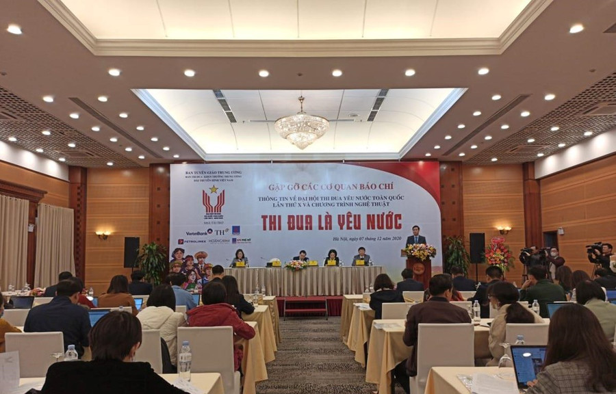 Ban tổ chức cung cấp thông tin tại buổi gặp gỡ báo chí. (Ảnh: Phạm Mai/Vietnam+)  Ban tổ chức cung cấp thông tin tại buổi gặp gỡ báo chí. (Ảnh: Phạm Mai/Vietnam+)