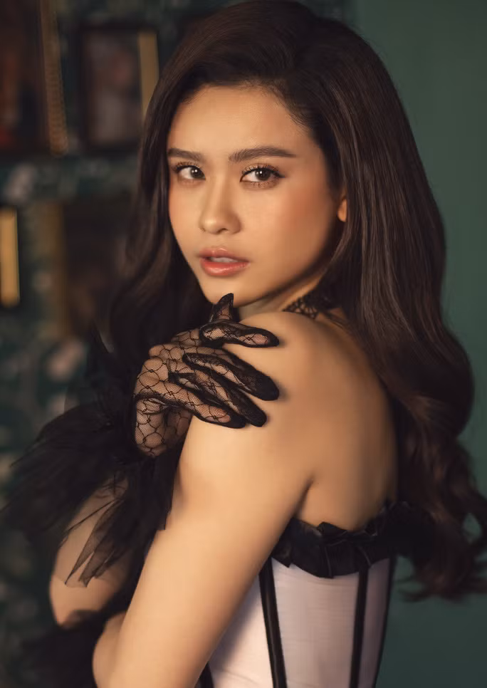 Trương Quỳnh Anh ngày càng xinh đẹp, quyến rũ