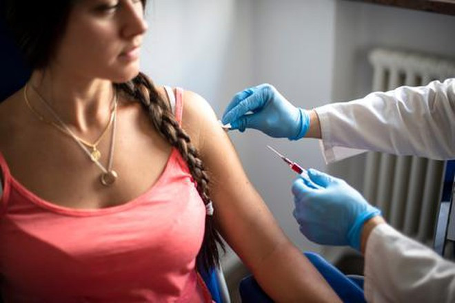 Chích ngừa có thể bảo vệ cơ thể khỏi viêm màng não ẢNH: SHUTTERSTOCK