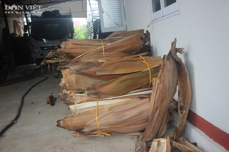 Anh Tịnh cho hay, các vật dụng, đồ dùng chế tác từ mo cau này khá an toàn cho sức khỏe người sử dụng, có thể tái sử dụng nên giá thành tính ra không cao hơn so với sản phẩm nhựa dùng một lần. Tuy nhiên, đây là sản phẩm mới, người tiêu dùng chưa biết đến nhiều và chưa có thói quen sử dụng.