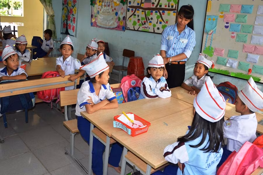 Một tiết học của cô và trò Trường Tiểu học Võ Thị Sáu (xã Chư Răng, huyện Ia Pa). Ảnh Trần Đức