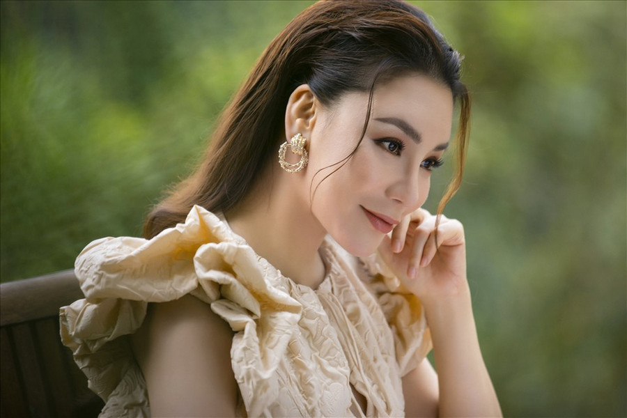 Dù ở ẩn nhưng những tin tức về Hồ Quỳnh Hương luôn được các fan hâm mộ cập nhật thường xuyên.