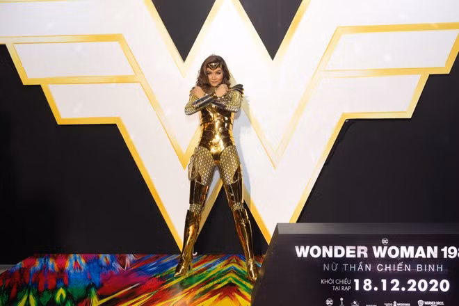 Buổi công chiếu Wonder Woman 1984: Nữ thần chiến binh đã diễn ra tại Hà Nội và TP.HCM với sự tham gia của giới truyền thông cùng nhiều khách mời nổi tiếng. Trong số đó, sự xuất hiện của Hoa hậu H’Hen Niê gây chú ý lớn ẢNH: THIÊN AN