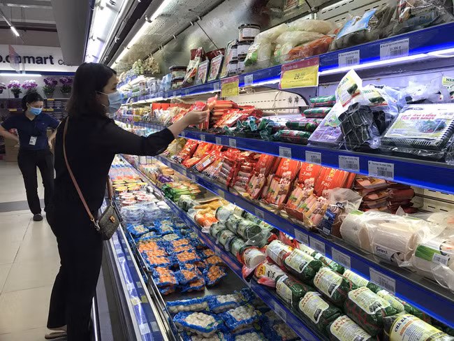  Siêu thị Co.op Mart Đà Nẵng tổ chức chương trình khuyến mãi Tết 2021 với chủ đề “Đây là Tết Việt”, với nhiều mặt hàng giảm giá, hấp dẫn.