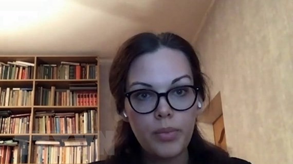 Chuyên gia Ksenia Kuzmina trong buổi trả lời phỏng vấn phóng viên TTXVN. (Ảnh: Hồng Quân/TTXVN) Chuyên gia Ksenia Kuzmina trong buổi trả lời phỏng vấn phóng viên TTXVN. (Ảnh: Hồng Quân/TTXVN)