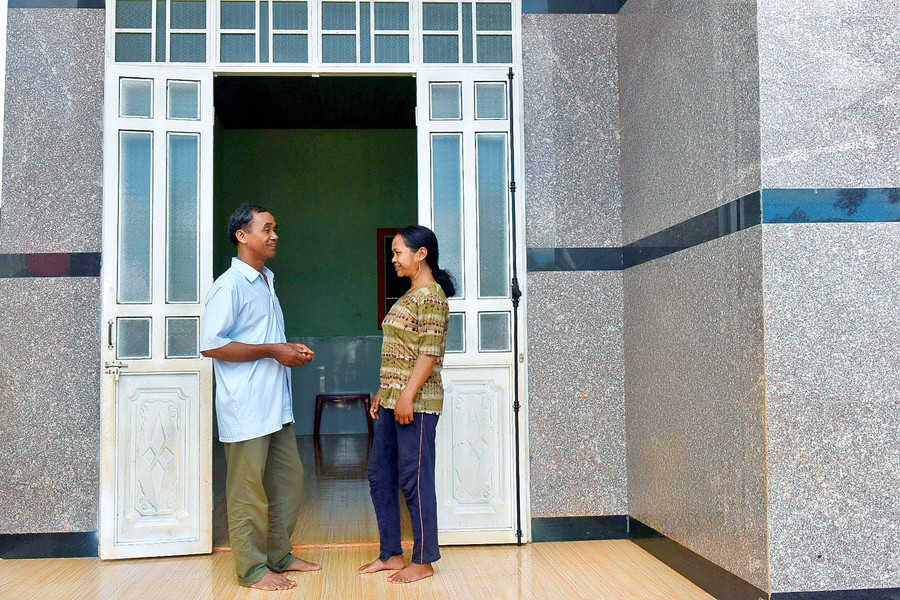 5.Ông Kpă Biêk vận động bà con đổi mới cách nghĩ, cách làm và phát huy tiềm năng, lợi thế về đất đai, chuyển đổi cơ cấu cây trồng, vật nuôi.