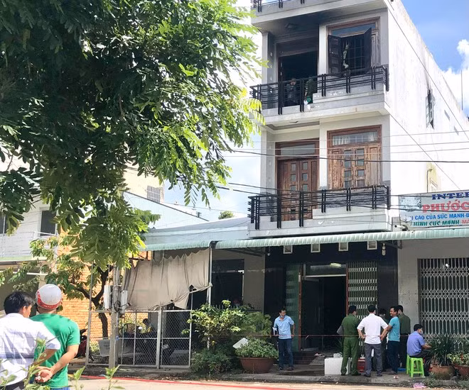  Khu vực xảy ra vụ án được Công an phong tỏa để khám nghiệm hiện trường, khám nghiệm tử thi - Ảnh: Trần Ngọc