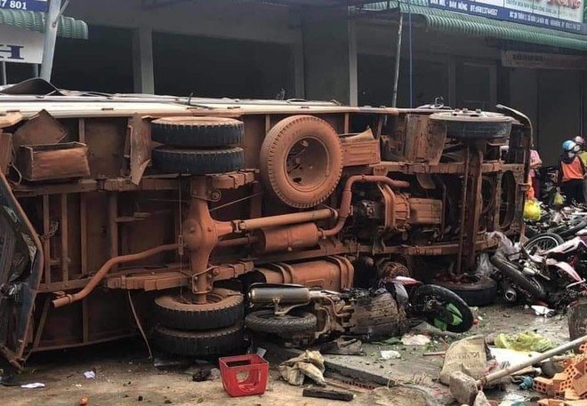 Hiện trường vụ tai nạn giao thông thảm khốc tại chợ 312 hồi tháng 6.2020 ẢNH: NGỌC HẠ