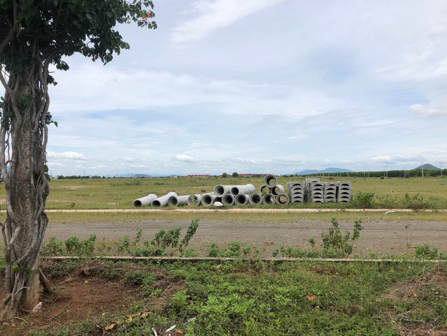 Đất trống trong KCN Hàm Kiệm 1. Ảnh: Bùi Phụ. Đất trống trong KCN Hàm Kiệm 1. Ảnh: Bùi Phụ.