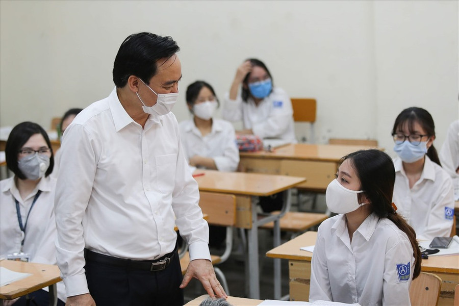 Bộ trưởng Phùng Xuân Nhạ yêu cầu các cơ sở GDĐT thực hiện các biện pháp phòng, chống dịch COVID-19. (Ảnh: LĐO)  Bộ trưởng Phùng Xuân Nhạ yêu cầu các cơ sở GDĐT thực hiện các biện pháp phòng, chống dịch COVID-19. (Ảnh: LĐO)