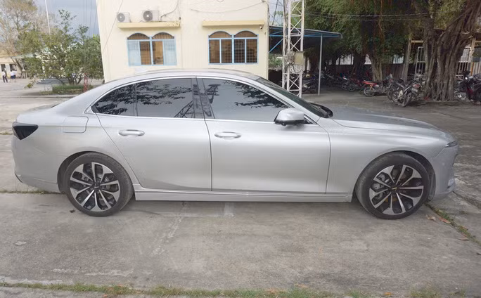 Chiếc ôtô do Can thuê để đi dụ dỗ bạn gái mượn tiền