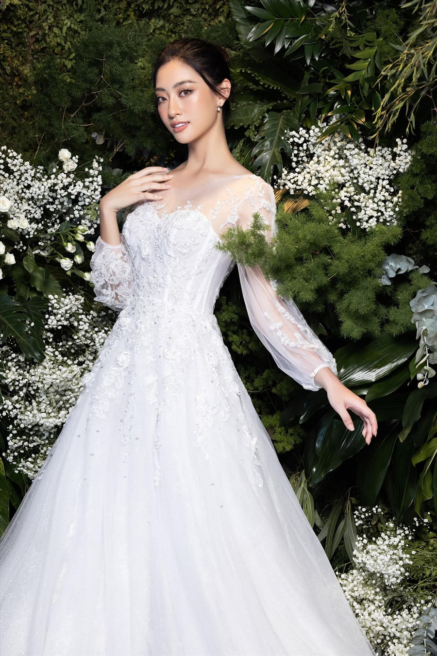 Ngay sau khi đăng quang Miss World Việt Nam 2019, Hoa hậu Lương Thuỳ Linh đã xuất sắc lọt top 12 Miss World - đây là thành tích cao nhất của người đẹp Việt trên đấu trường nhan sắc lớn nhất thế giới. Ảnh: MrAT.