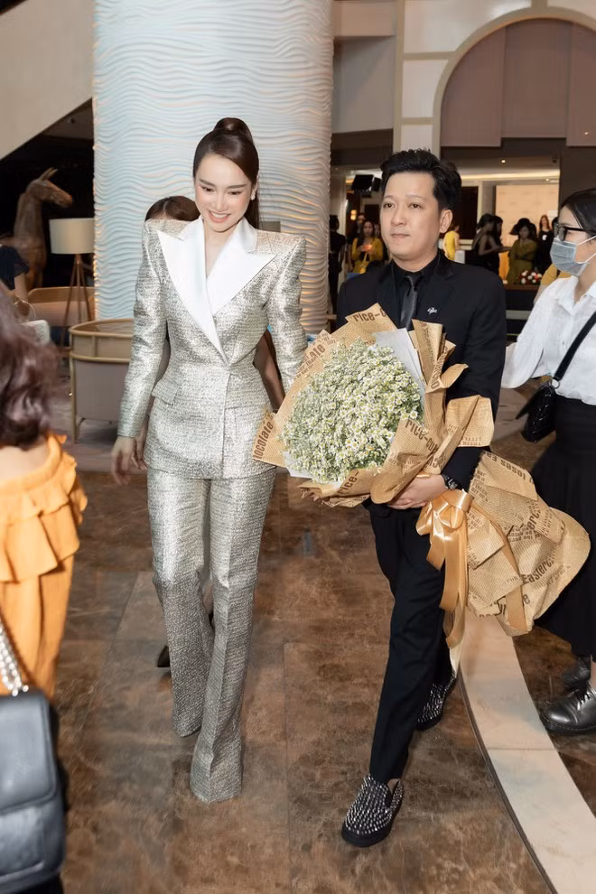 Nhã Phương gửi lời cảm ơn đến ông xã Trường Giang và gia đình đã bên cạnh động viên, chia sẻ với cô rất nhiều. ẢNH: NVCC