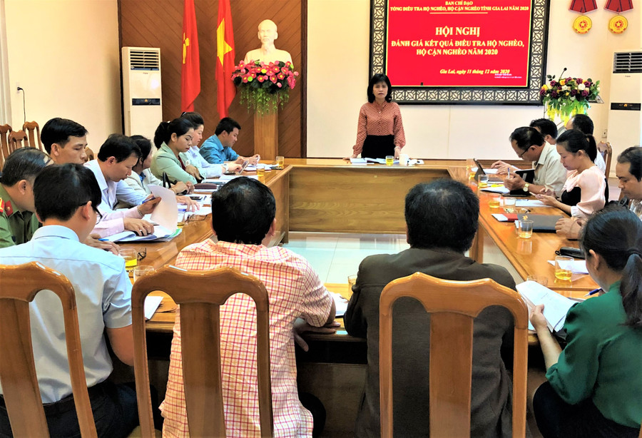 Ban Chỉ đạo tổng điều tra hộ nghèo, cận nghèo tỉnh họp báo cáo kết quả tổng điều tra rà soát hộ nghèo, cận nghèo. Ảnh: Đinh Yến Ban Chỉ đạo tổng điều tra hộ nghèo, cận nghèo tỉnh họp báo cáo kết quả tổng điều tra rà soát hộ nghèo, cận nghèo. Ảnh: Đinh Yến