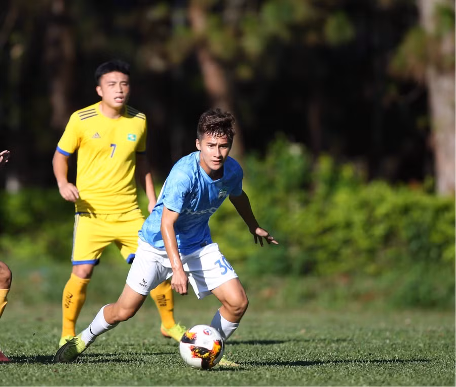 U21 HAGL (phải) đã phải dừng bước ngay từ vòng loại Ảnh Minh Trần