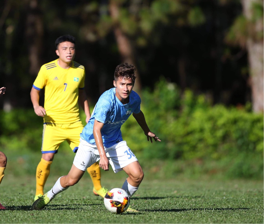 U21 HAGL (phải) đã phải dừng bước ngay từ vòng loại Ảnh Minh Trần